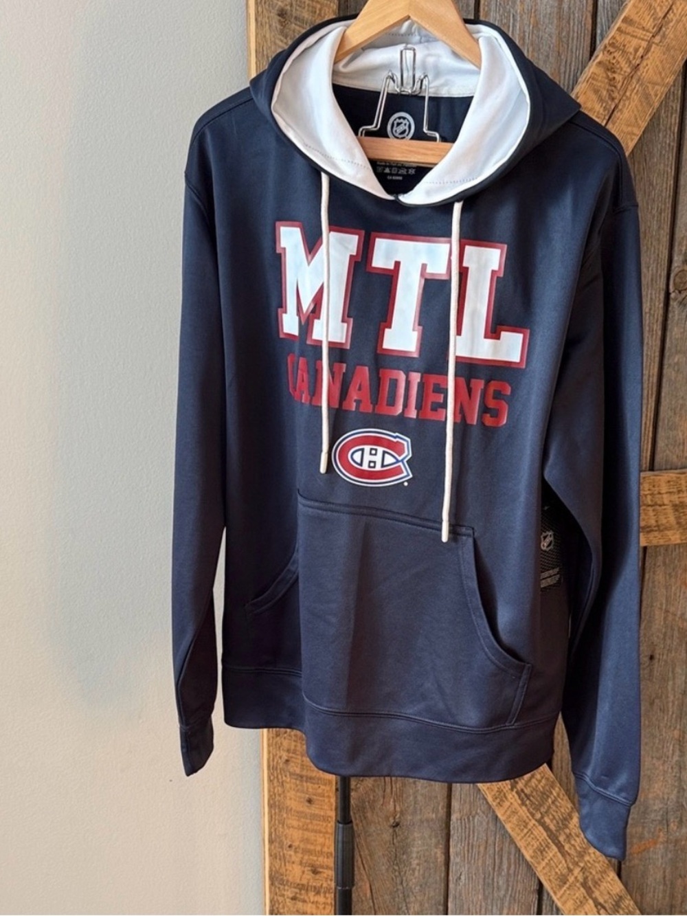 NWT MTL Canadiens Men's Navy Blue Pullover Hoodie - Size M